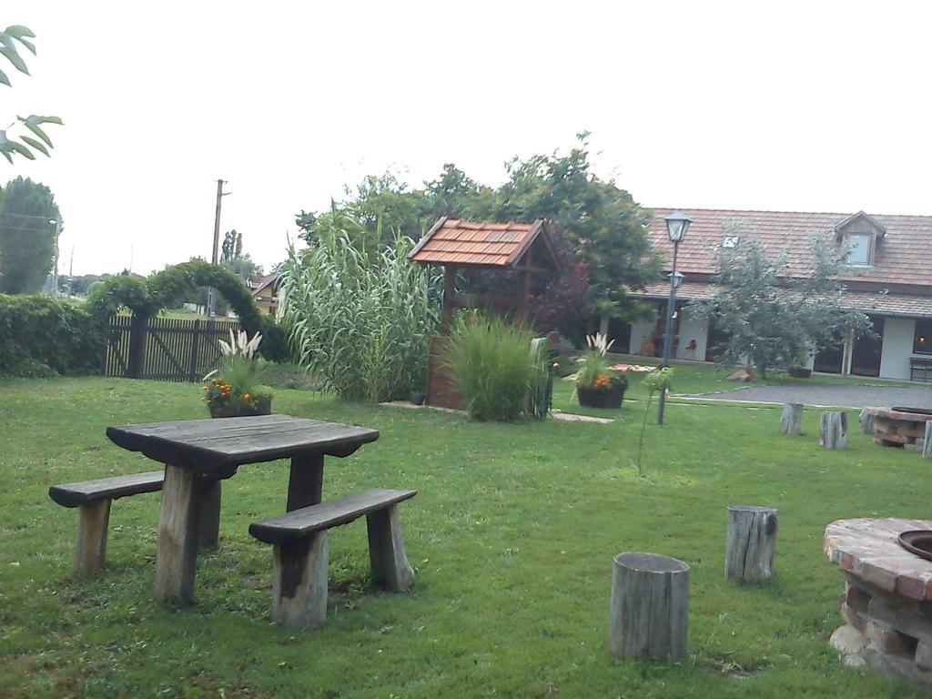 Kiad-Lak Apartmanok - Szep Kartya Elfogado Abádszalók 外观 照片